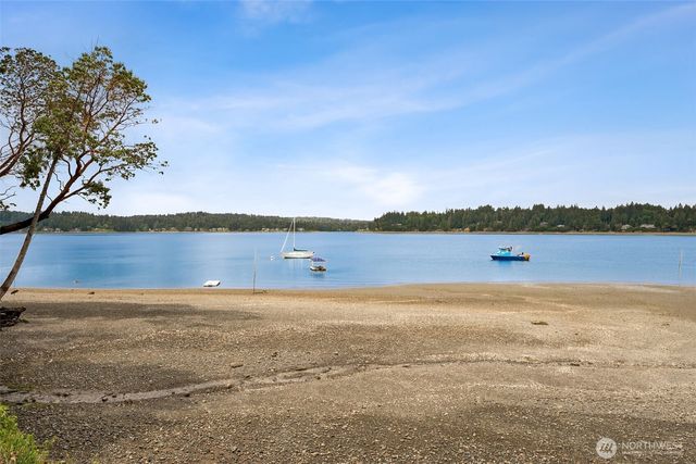 3538 Sunset Beach Drive NW, Olympia, WA 98502
