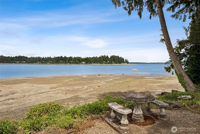 3538 Sunset Beach Drive NW, Olympia, WA 98502