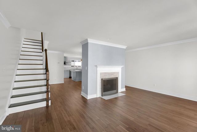 3820 WHITE POST CT, Alexandria, VA 22304