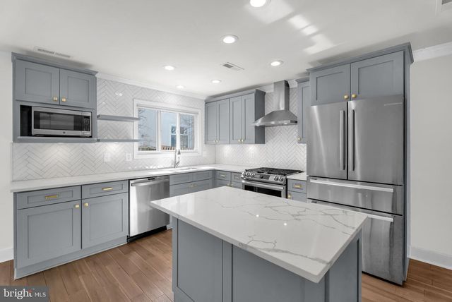 3820 WHITE POST CT, Alexandria, VA 22304