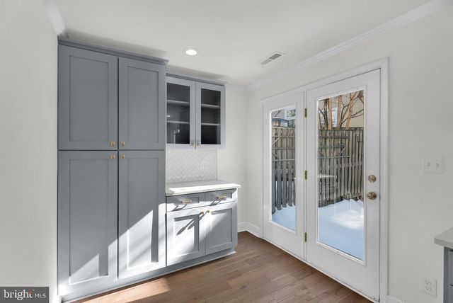 3820 WHITE POST CT, Alexandria, VA 22304