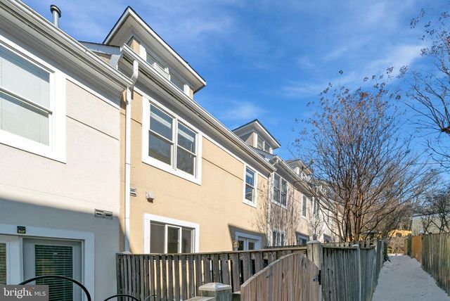 3820 WHITE POST CT, Alexandria, VA 22304