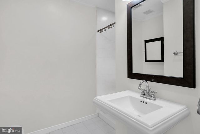 3820 WHITE POST CT, Alexandria, VA 22304