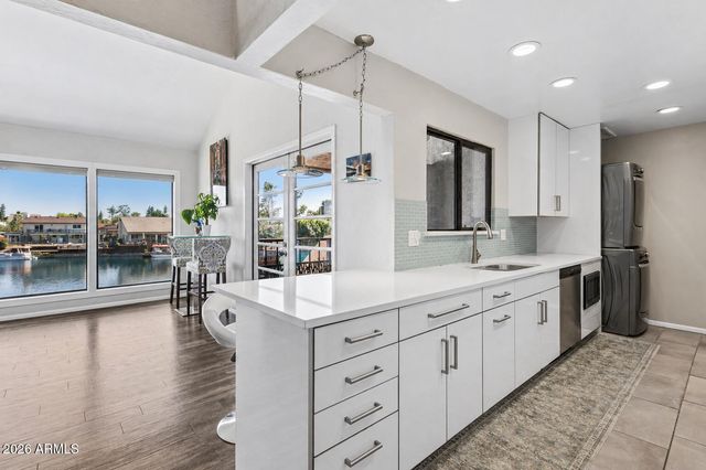 1209 E NORTHSHORE Drive 242, Tempe, AZ 85283