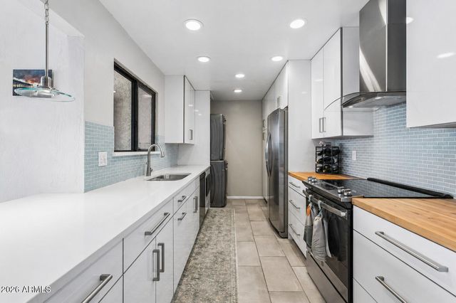 1209 E NORTHSHORE Drive 242, Tempe, AZ 85283