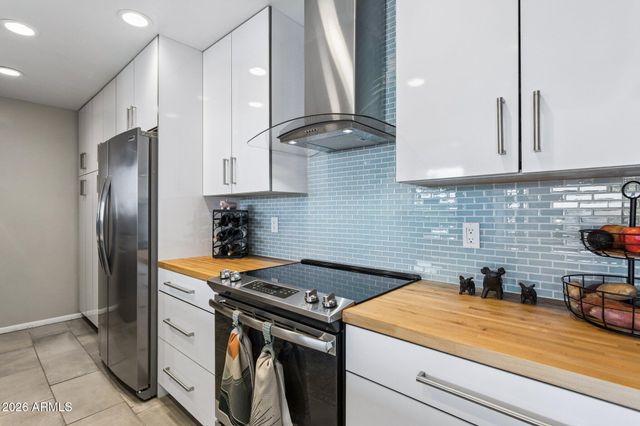 1209 E NORTHSHORE Drive 242, Tempe, AZ 85283