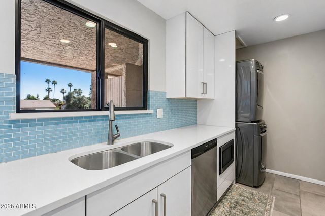 1209 E NORTHSHORE Drive 242, Tempe, AZ 85283