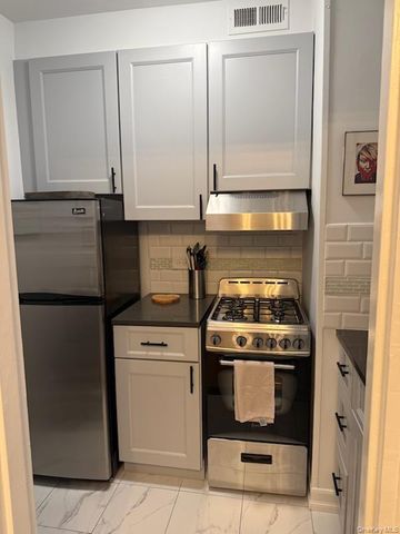 7259 Shore Road 3A, Brooklyn, NY 11209