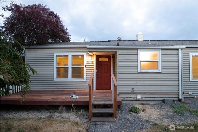 11634 25th Avenue S, Seattle, WA 98168