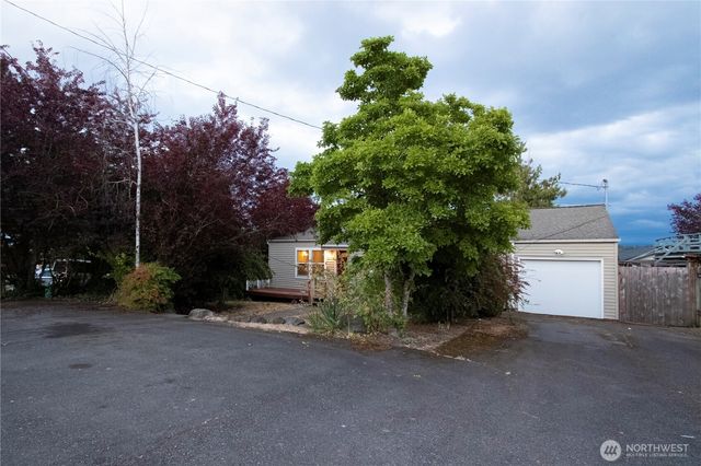 11634 25th Avenue S, Seattle, WA 98168