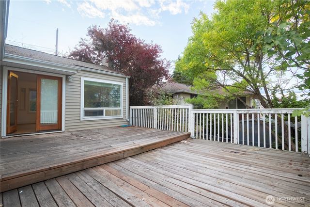 11634 25th Avenue S, Seattle, WA 98168