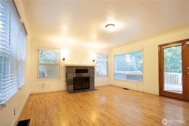 11634 25th Avenue S, Seattle, WA 98168