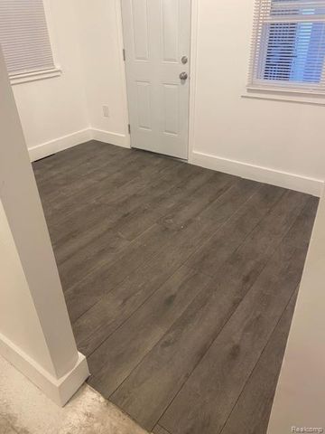 9810 E Outer Drive, Detroit, MI 48213