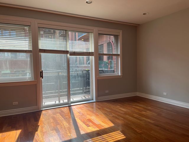 334 N Jefferson Street A, Chicago, IL 60661