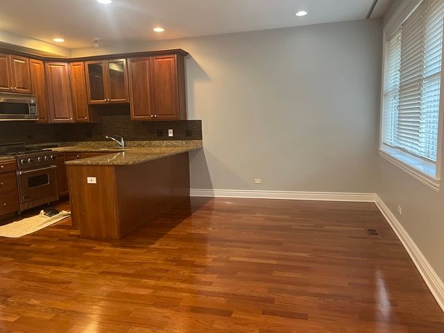 334 N Jefferson Street A, Chicago, IL 60661