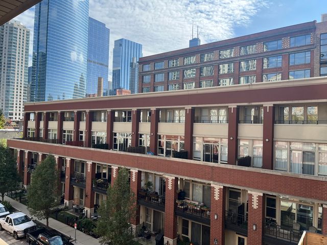 334 N Jefferson Street A, Chicago, IL 60661