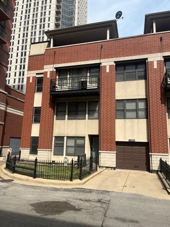 334 N Jefferson Street A, Chicago, IL 60661