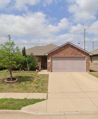 8408 Cherry Bark Lane, Fort Worth, TX 76140