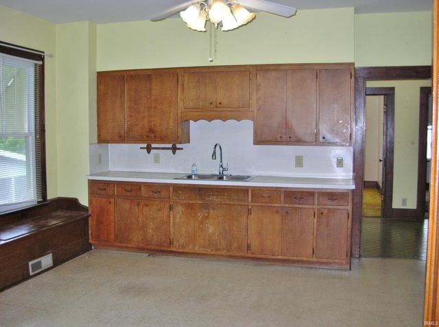 2731 Hillcrest Terrace, Evansville, IN 47712