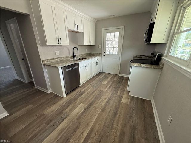 5628 Aurora DR, Virginia Beach, VA 23455