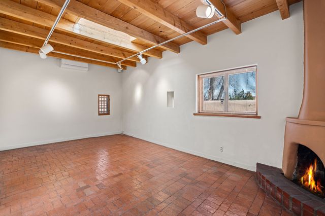 634 Canyon, Santa Fe, NM 87501