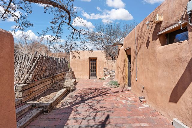 634 Canyon, Santa Fe, NM 87501