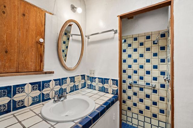 634 Canyon, Santa Fe, NM 87501