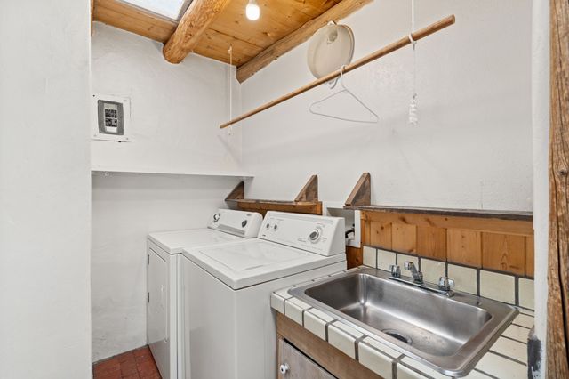 634 Canyon, Santa Fe, NM 87501