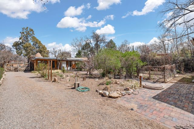 634 Canyon, Santa Fe, NM 87501