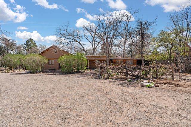 634 Canyon, Santa Fe, NM 87501