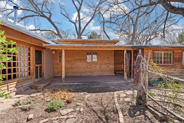 634 Canyon, Santa Fe, NM 87501