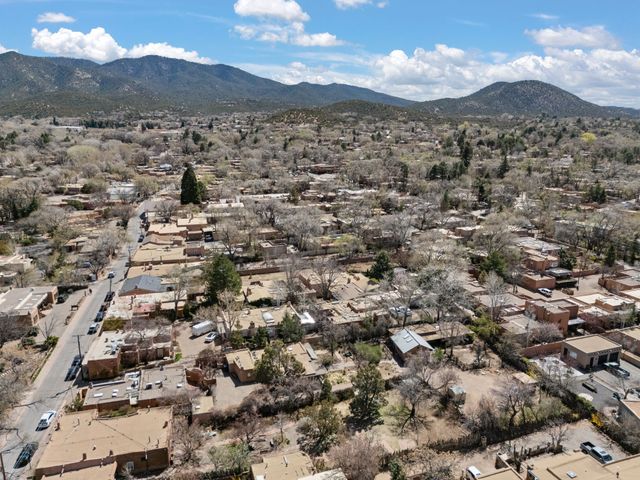 634 Canyon, Santa Fe, NM 87501