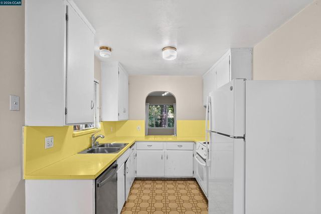 4175 Coulombe Dr, Palo Alto, CA 94306