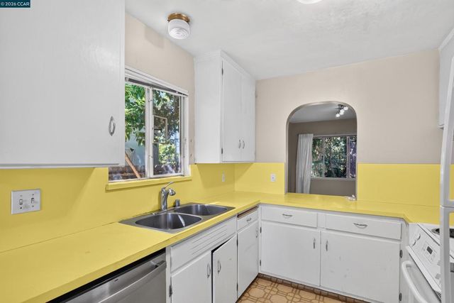 4175 Coulombe Dr, Palo Alto, CA 94306