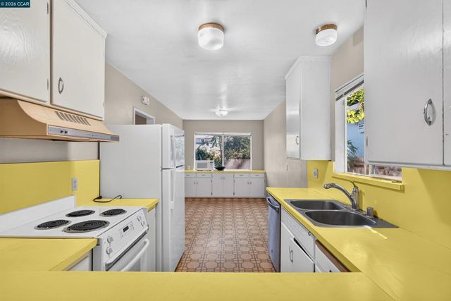 4175 Coulombe Dr, Palo Alto, CA 94306