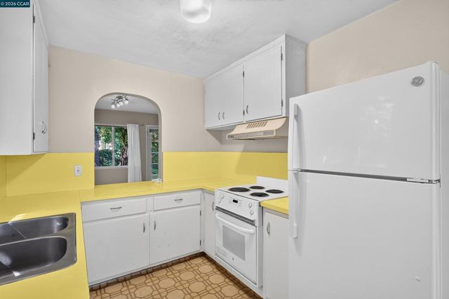4175 Coulombe Dr, Palo Alto, CA 94306