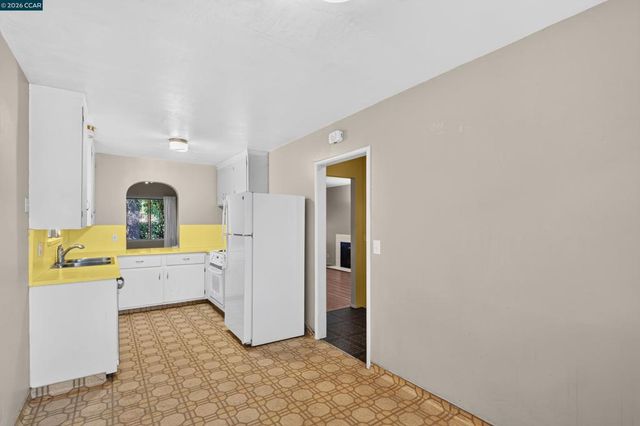 4175 Coulombe Dr, Palo Alto, CA 94306