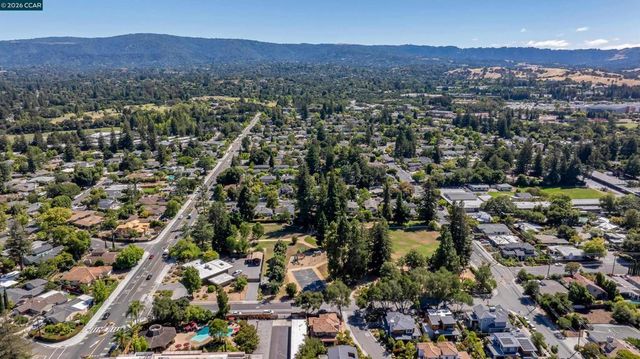 4175 Coulombe Dr, Palo Alto, CA 94306