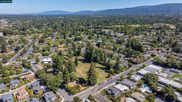 4175 Coulombe Dr, Palo Alto, CA 94306
