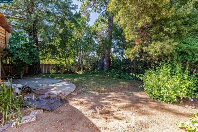 4175 Coulombe Dr, Palo Alto, CA 94306