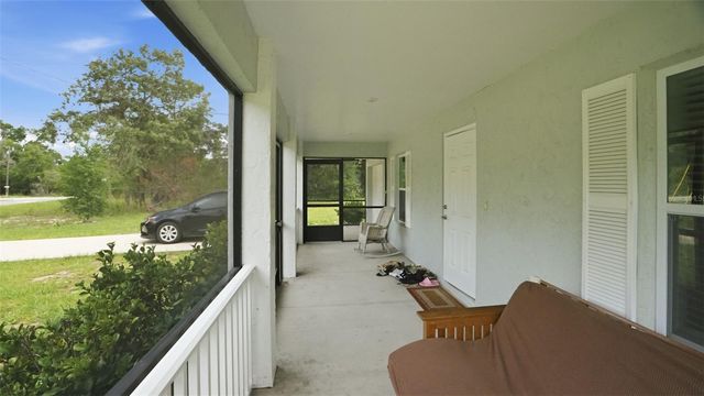 30 MAPLE COURSE, Ocklawaha, FL 32179