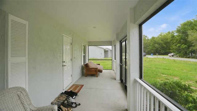 30 MAPLE COURSE, Ocklawaha, FL 32179
