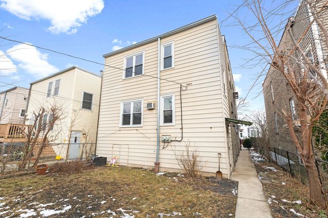 3730 N Richmond Street, Chicago, IL 60618