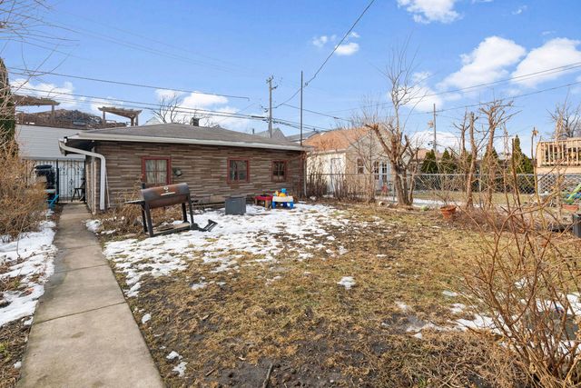 3730 N Richmond Street, Chicago, IL 60618