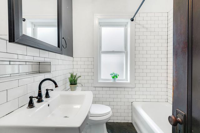 3730 N Richmond Street, Chicago, IL 60618