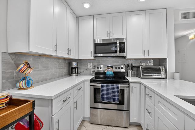 805 Flanders Q 805, Delray Beach, FL 33484