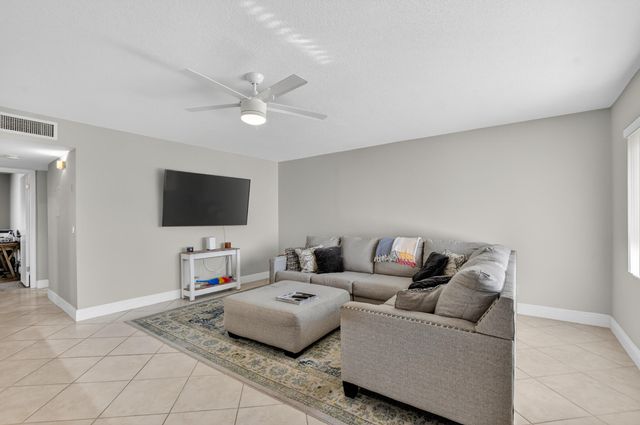 805 Flanders Q 805, Delray Beach, FL 33484