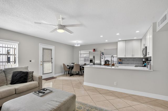 805 Flanders Q 805, Delray Beach, FL 33484