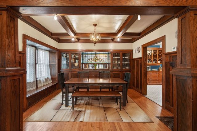 1518 E 9th Street, Des Moines, IA 50316