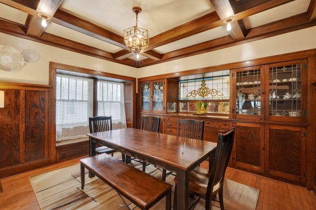 1518 E 9th Street, Des Moines, IA 50316